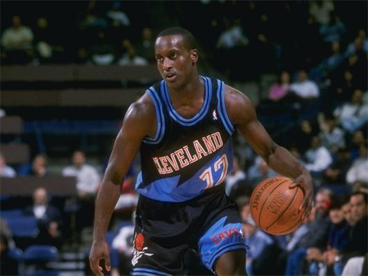 罗马诺：阿森纳对吉拉西的兴趣不实；曼联和巴萨和他有传闻