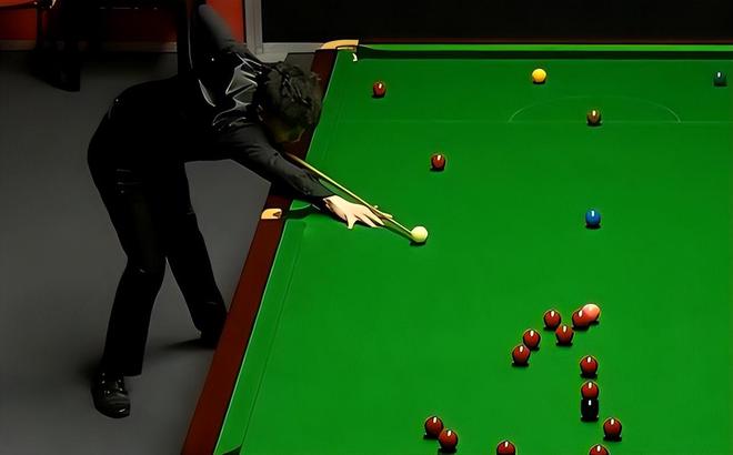 公牛半场三分13中3，吉迪10+5+5咬住比分