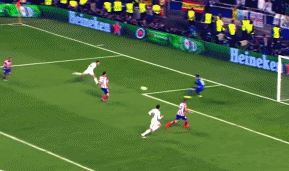 尼克-杨：亚历山大不能任由队友乱打，被马刺三杀太蹊跷了