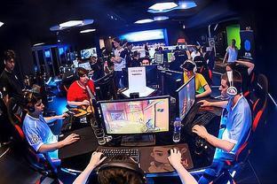 迟来的告别，拜仁在主场为科曼举办告别仪式