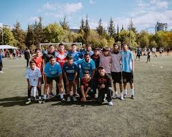 巴尔的摩金莺队常规赛连续两季破 90 胜，但季后赛颗粒无收